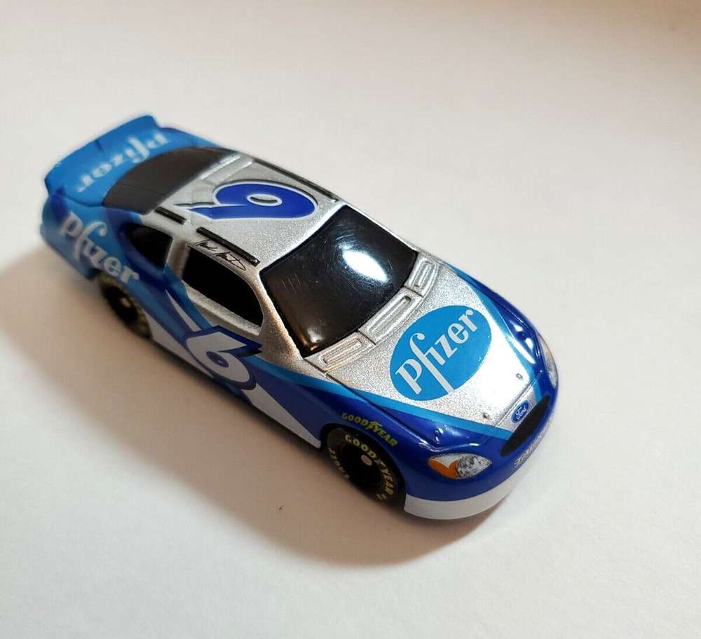 PFIZER #6 Team Blue Caliber Die Cast Car 2000 1:64 Racing Toy Y2K Collectible